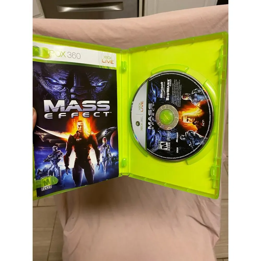 Mass Effect (Microsoft Xbox 360, 2007) CIB